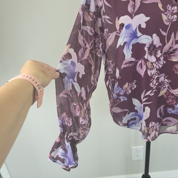 WHITE HOUSE BLACK MARKET BURGUNDY & PINK MULTICOLOR FLORAL RUFFLE BLOUSE size M - Picture 2 of 11